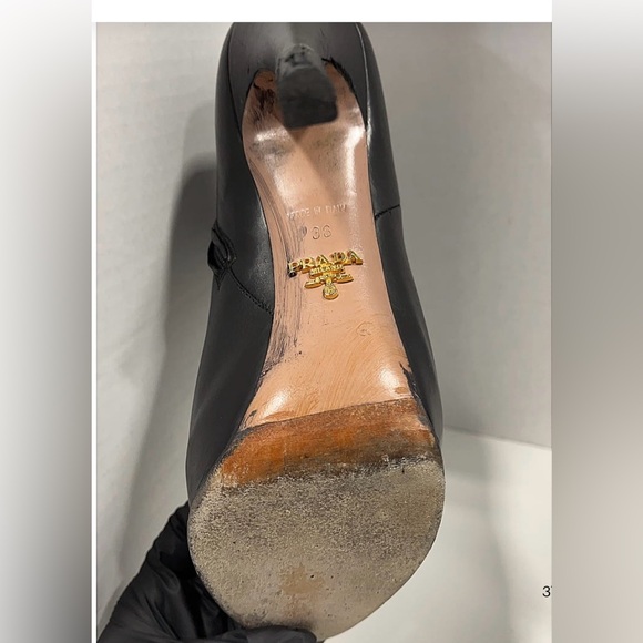 BLACK LEATHER ANKLE BOOTS - Picture 11 of 12